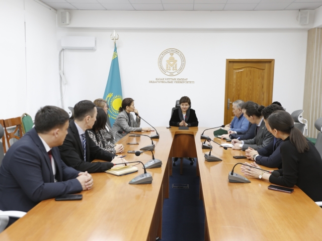 QyzPU Басқарма Төрағасы – Ректоры Бейбіткүл Кәрімова жұмыс кеңесін өткізді