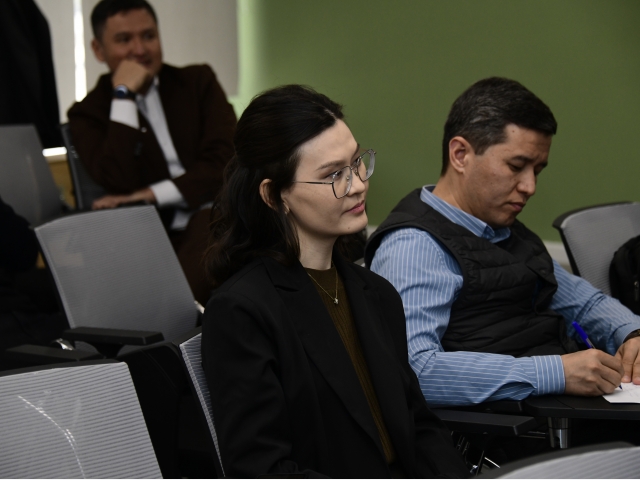 Тіл үйренудің жаңа дәуірі: Эксперттік талқылау мен технологиялық шешімдер