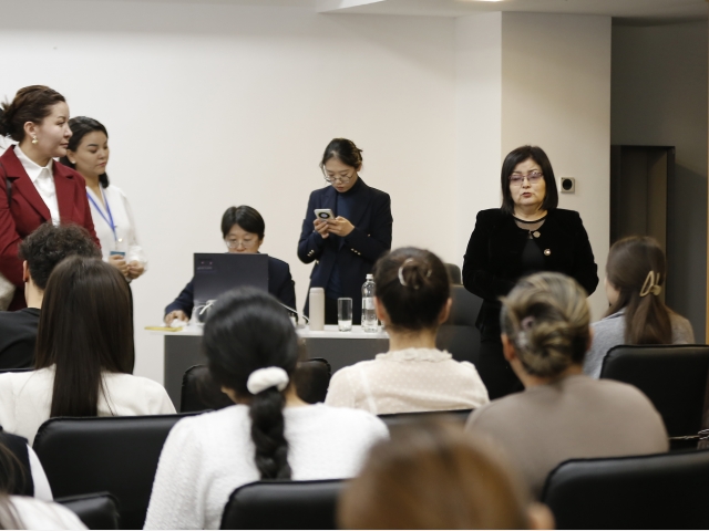 Профессора Lianyungang Technical College провели лекцию для студентов