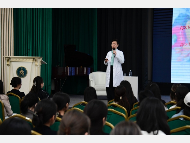 The importance of healthy nutrition was discussed with the students