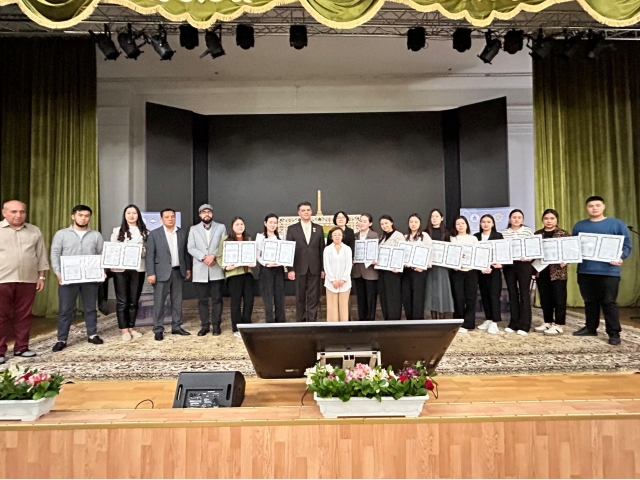 Парсы тілінен  тілдік олимпиада болып өтті