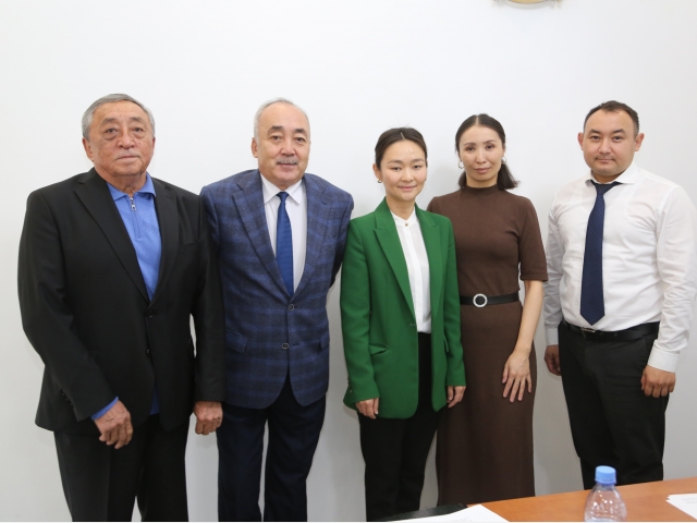 Көкөністің өнімділігін арттыратын препарат ойлап тапқан жас ғалым диссертация қорғады