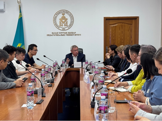 Delegation from Chinese Educational Company “Fenbi” Visits QyzPU