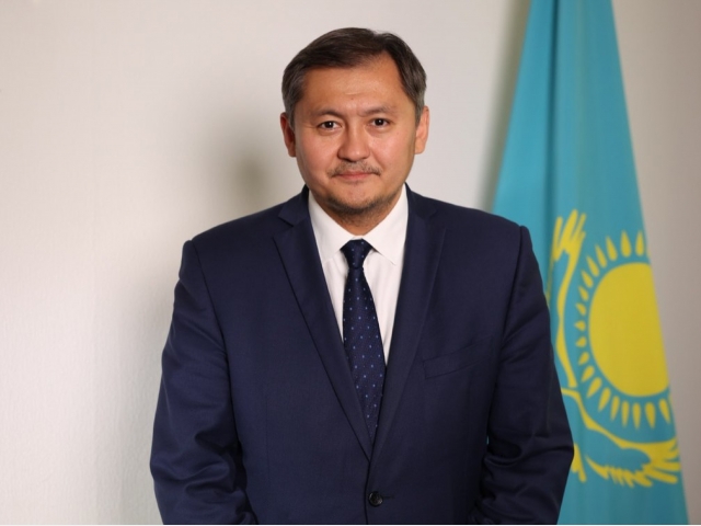 Қадірлі әріптестер! Құрметті ұстаздар!
