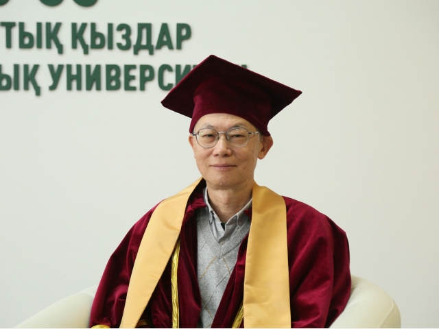 Иностранный ученый стал Почетным профессором университета