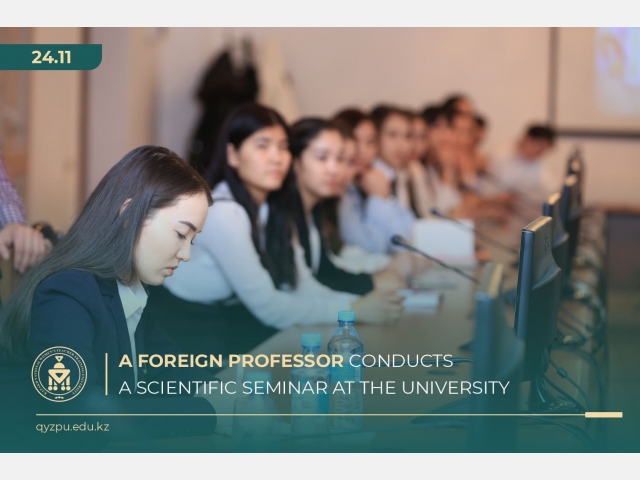 A foreign professor conducts a scientific seminar at the university